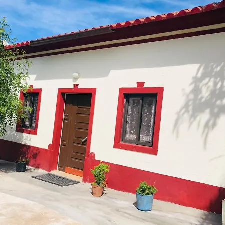 Mae Carril 칼다스하이냐