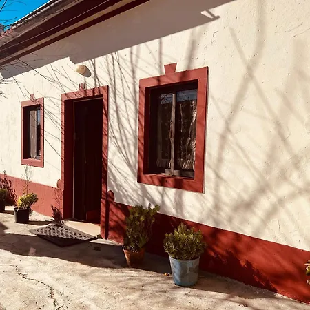 Mae Carril 샬레 칼다스하이냐