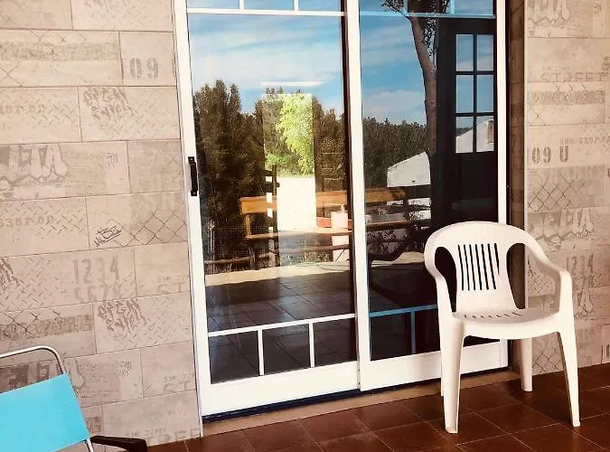 Mae Carril 샬레 칼다스하이냐