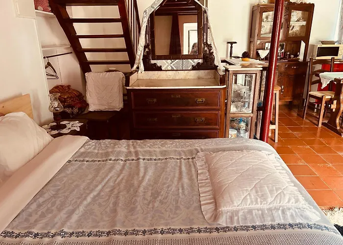 Mae Carril 칼다스하이냐