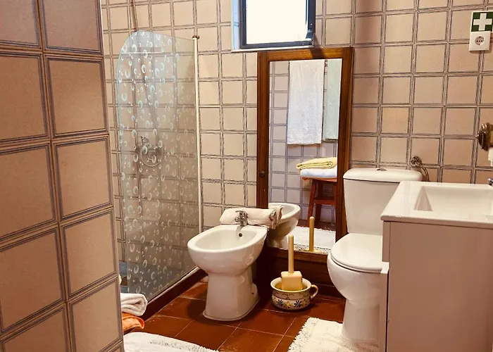 샬레 Mae Carril 칼다스하이냐